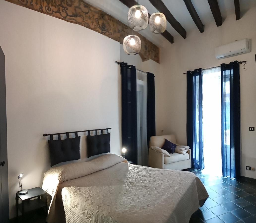 Locazione Breve In Pieno Centro "Blue House" Leilighet Palermo Eksteriør bilde